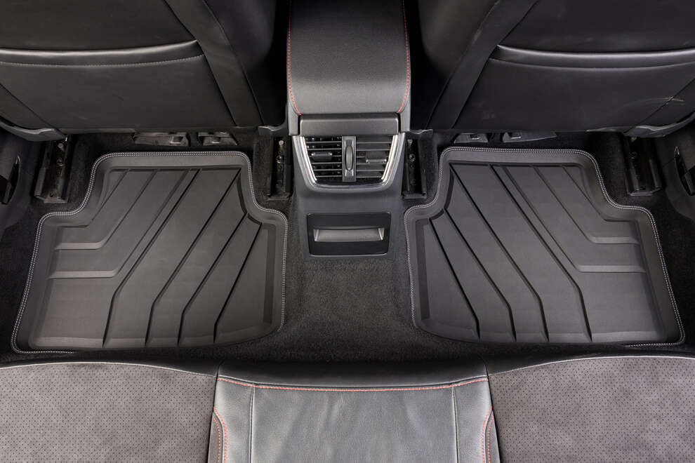Seat Leon III 2013-2020 Dywaniki gumowe SPARTLine AP1101/1  - Nubuk czarny (nitka biało-biała)